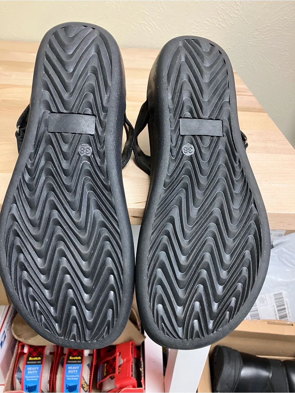 Black Women's Toe-Post Sandals with Decorative Cutouts